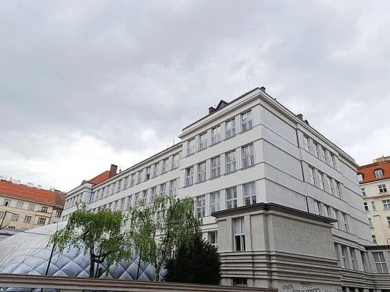 Vyšší odborná škola ekonomických studií a Střední průmyslová škola potravinářských technologií, Praha 2