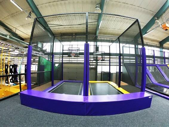 Zábavný JumpPark Brno: hodinový vstup na trampolíny pro děti i dospělé
