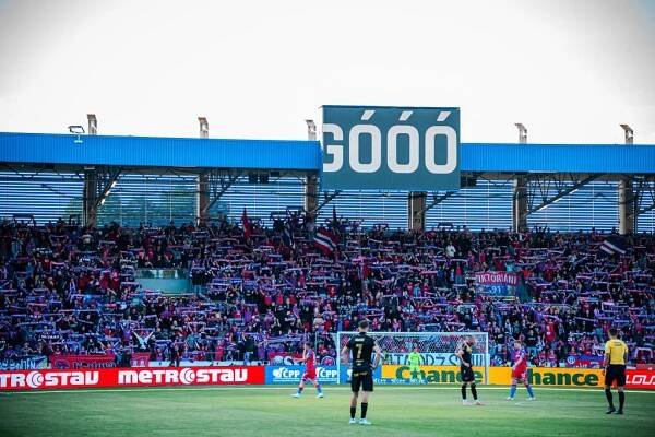 Chcete mít jisté místo na zápasy v Evropě? Začal volný prodej permanentek