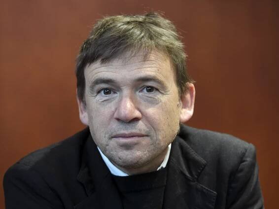 David Nicholls: ‘I didn’t have the confidence to show my work to anyone. That is a regret’