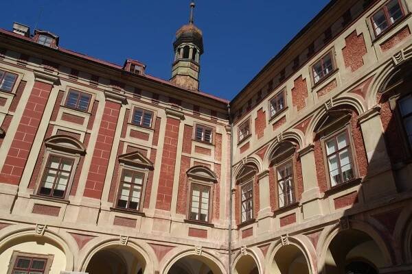 Zámek Libochovice - otevírací doba, akce, ubytování, prohlídky, vstupné, foto, počasí