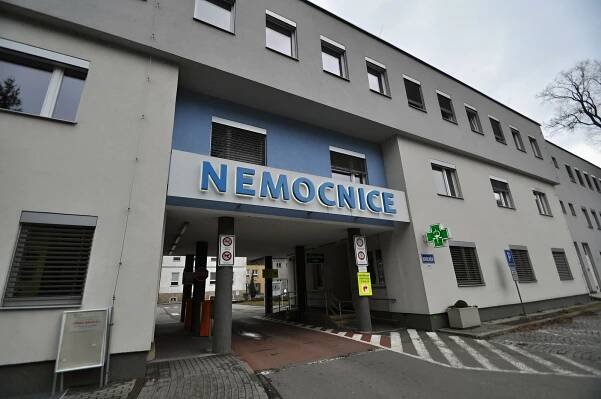 Vsetínská nemocnice - vjezd do areálu