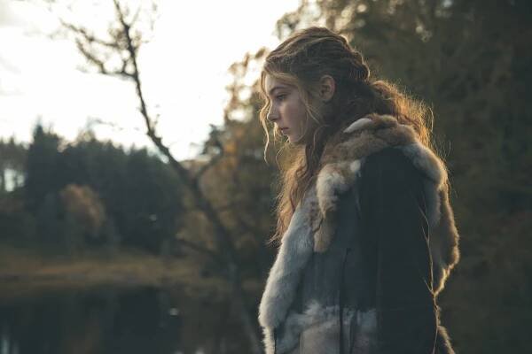 Britannia - Epizoda 9 - Z filmu - Eleanor Worthington-Cox