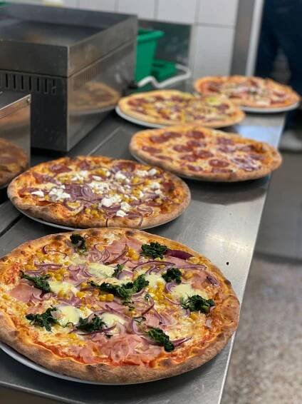 Gasthof – Pizzeria zur Alm – in 3254 Bergland