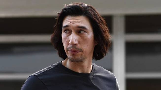 Adam Driver šokoval internet sprostou reakcí na kritiku jeho filmu Ferrari