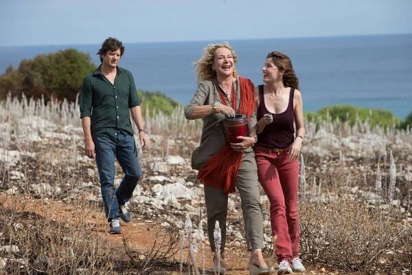 Fabio De Luigi, Monica Scattini, Laetitia Casta - Pouze přátelé - Z filmu