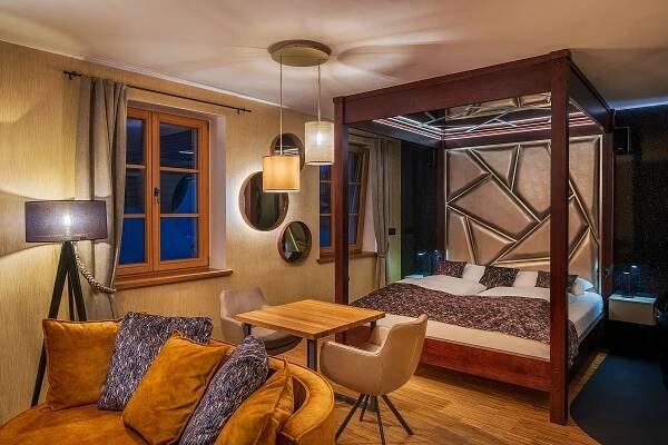Apartmán 13. komnata | UBYTOVÁNÍ Třeboň | Wellness Hotel Bílý jednorožec Třeboň ****