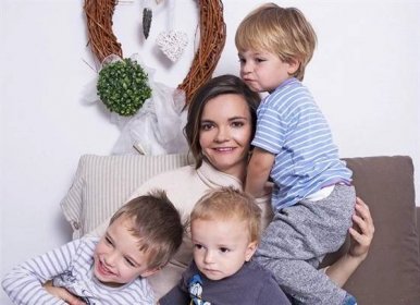 Kateřina Karolová se svými třemi syny