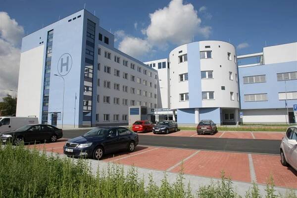 Klatovská nemocnice se rozroste o nový blok, bude v něm i urgentní příjem