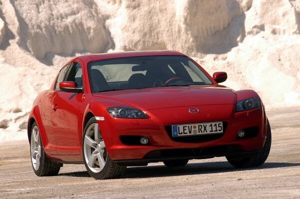 Mazda RX-8: Podrobné specifikace vozidel & Interaktivní nástroj pro srovnání