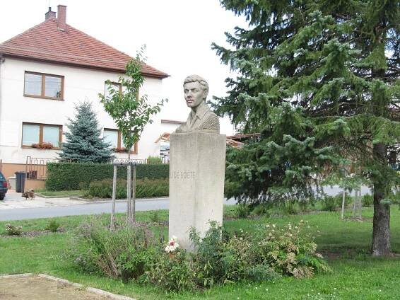 Soubor:Ostrožská Nová Ves, Julius Fučík.jpg
