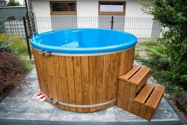 Balia zahradní INTEGROVANÁ Jacuzzi Hot Tuba Horký sud | Jura SPA za 76429.00CZK - Allegro