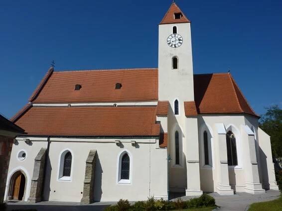 Soubor:Lengenfeld Pfarrkirche1.jpg