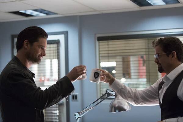 Motiv - Dluh - Z filmu - Warren Christie, Louis Ferreira