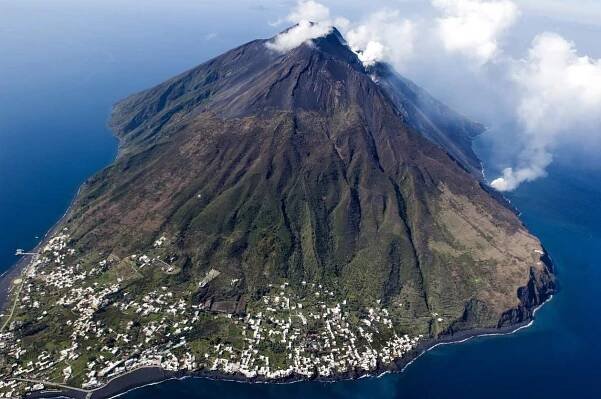 Sopka Stromboli: charakteristika, původ a erupce