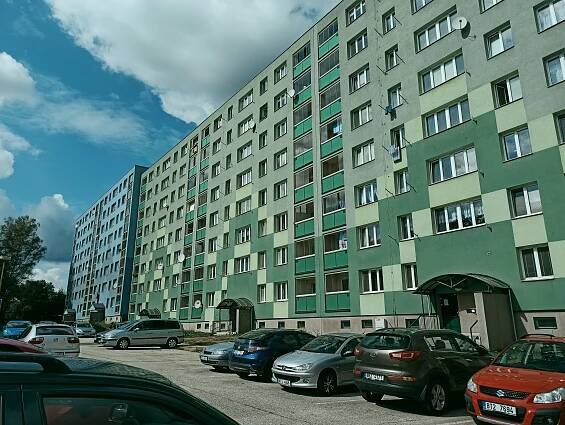 Nabízím k prodeji slunný byt o velikosti 3+1 na ulici Okružní v Havířově, části Šumbark. Vlastnictví bytové jednotky je