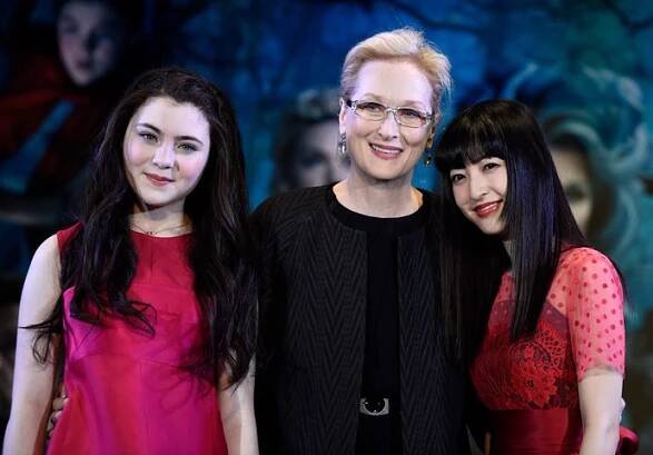 FOTO: Herečka Sayaka Kanda (vpravo) s herečkou Meryl Streep v roce 2015. – stránka 1