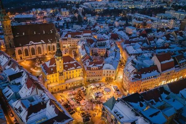 Vánoční adventní trhy Budyšín Foto:  https://www.wenzelsmarkt-bautzen.de/cs/