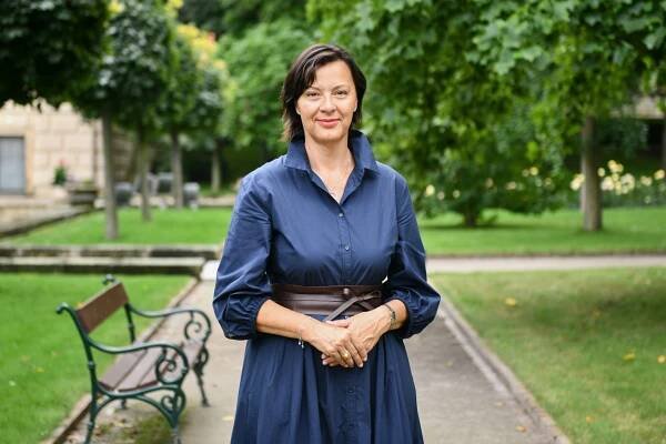 Lotyšská bezpečnost stojí na NATO, čeští vojáci zde mají dobrou pověst, říká velvyslankyně Hynková