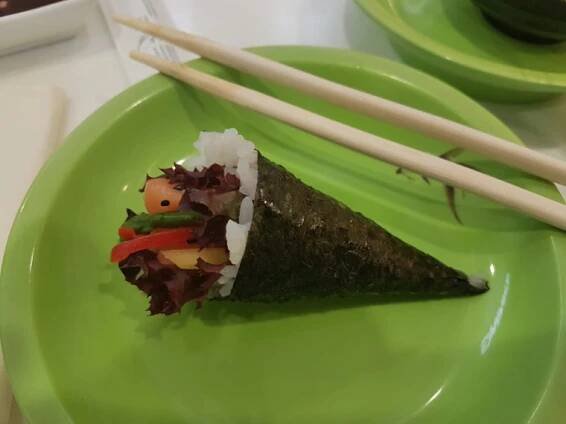 Restaurace Makakiko Nový Smíchov – running sushi