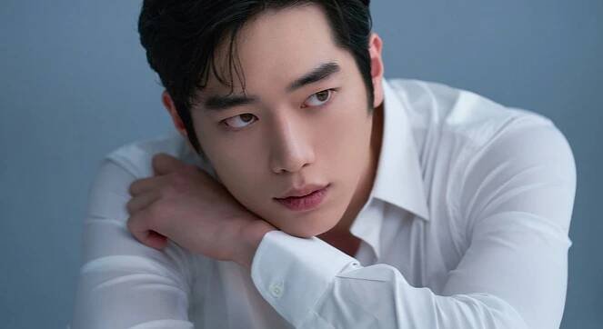 Seo Kang Joon vie hrať na klavíri, má doma tri mačky a najťažším projektom bol Watcher. Čo ste ešte o hercovi nevedeli?
