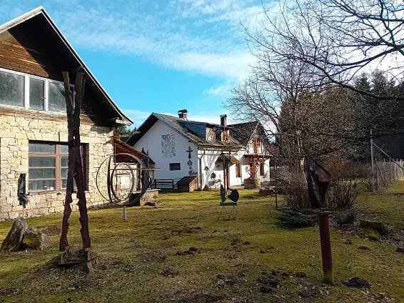 Kovář Habermann i malířka Doleželová tu nechali odkaz. Poznejte obec na Vysočině