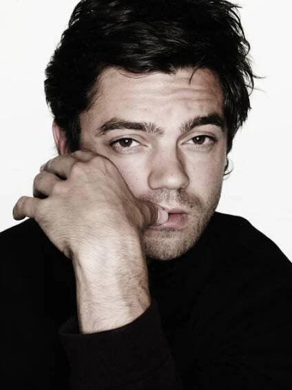 Dominic Cooper: Sex symbol se smyslem pro humor | Femina.cz