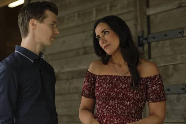 Tyler Johnston, Laura Mitchell - Dokonalá svatební fotka - Z filmu