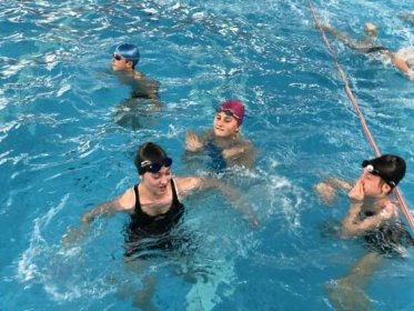 Plavání dětí 2018 - Modrá hvězda života - záchranná vodní stanice potápěčů Karlovy Vary