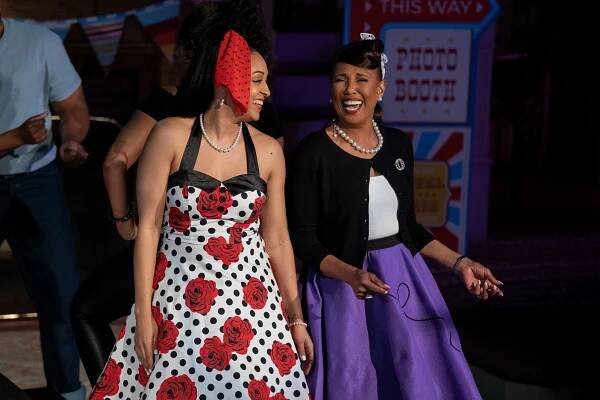 Tia Mowry, Telma Hopkins - Rodinný sraz - Pamatujete, jak si Cocoa zahrála v reality show? - Z filmu