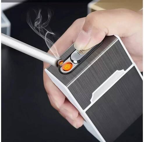 Pouzdro na cigarety se zapalovačem