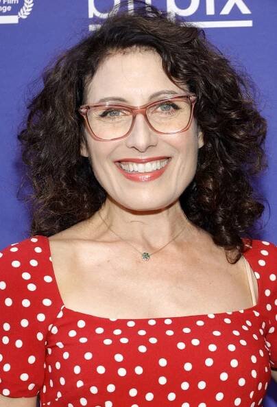 Headshot Of Lisa Edelstein