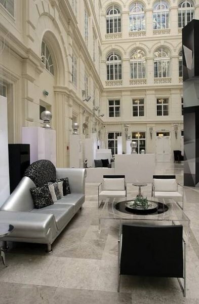 OBRAZEM: Luxusní hotel Barceló obnovil provoz