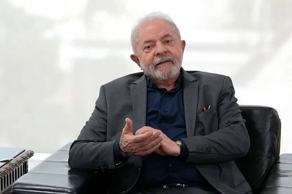 Brazilian President Lula criticizes police for protesters’ breach of government buildings