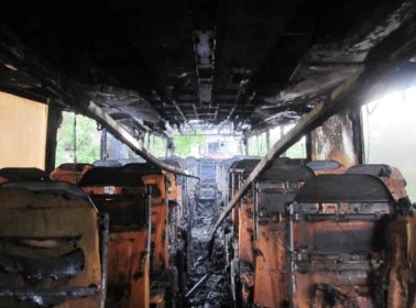 Na Kudlově shořel autobus, cestujícím se podařilo uniknout