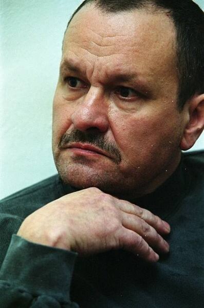 Před padesátkou ho nikdo neznal, dnes je oblíbeným hercem. Jak šel čas s Miroslavem Krobotem?