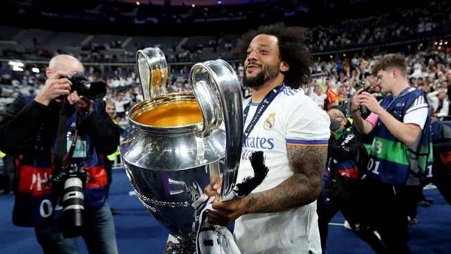 Brazilský fotbalista Marcelo bude po 16 letech hrát znovu za Fluminense - Sport.cz