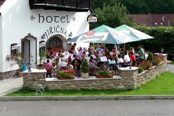 Restaurace | Hotel Jiřičná