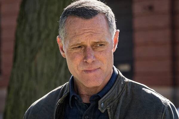 CHICAGO P.D. -- "Politics" Episode 508 -- Pictured: Jason Beghe as Hank Voight -- (Photo by: Matt Dinerstein/NBC/NBCU Photo Bank via Getty Images)
