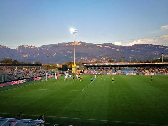 Soubor:A-V-FK-Altach-Cashpoint-Arena - Borussia Dortmund - Stade Rennes 005.jpg – Wikipedie