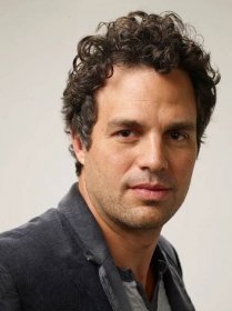 Mark Ruffalo posing for a picture during the Toronto International Film Festival in Toronto, Canada on September 9, 2008 | Source: Getty Images