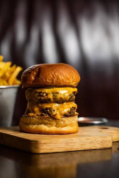 25 Degrees Hollywood | American Burgers in Hollywood