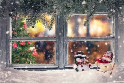 Atmosférické Vánoční dekorace parapetu okna — Stock obrázek