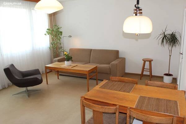 Pronájem bytu 3+1 70 m², Vokáčova, Praha 4 - Michle