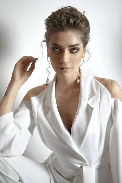 Öznur Serçeler