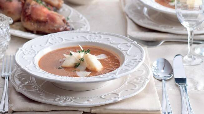 Hovězí consommé Sarah Bernhardt s nočky