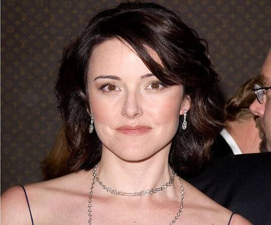 Christa Miller Biography - Facts, Childhood, Family Life & Achievements