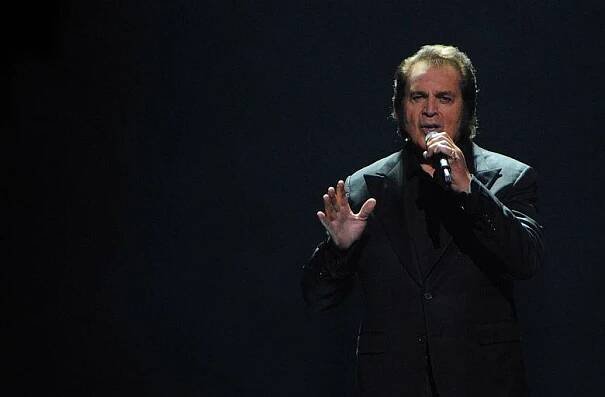 ŽENA-IN - Král romantických balad Engelbert Humperdinck poprvé vystoupí v Praze a představí všechny své hity