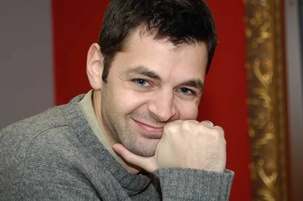 Saša Michailidis, bývalý ředitel rozhlasové stanice Rádio 1 - Podpořte léčbu konopím/Léčebné konopí – petice 2011