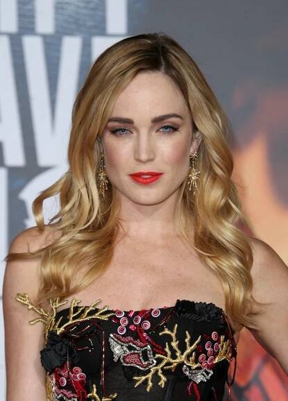 Caity-Lotz-Makeup-Pictures